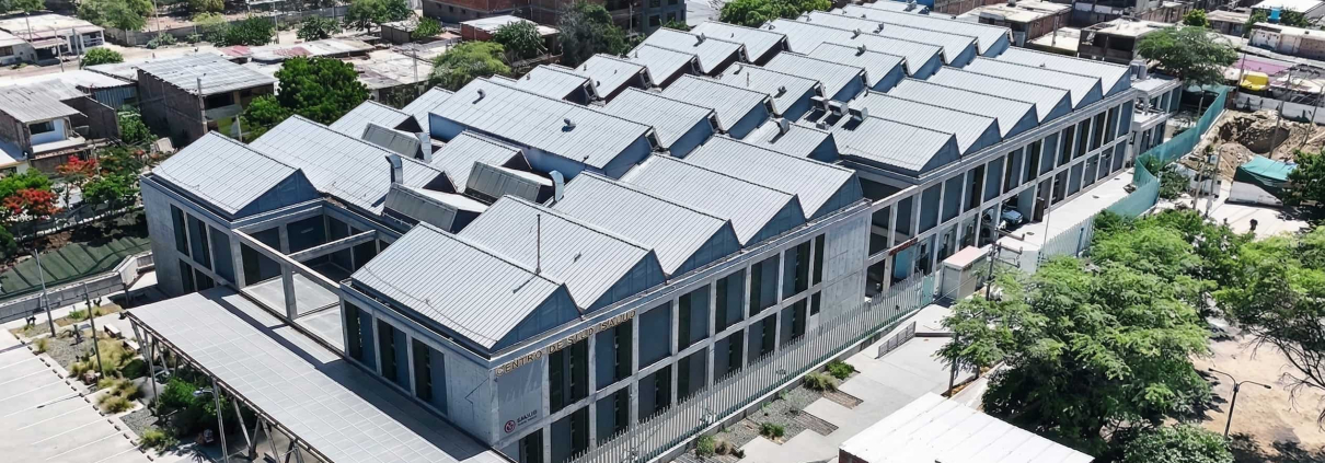 Vista aérea conceptual del Centro de Salud de Castilla en Piura, ejecutado bajo la metodología Fast Track por ZHI Ingenieros en tiempo récord (G2G).