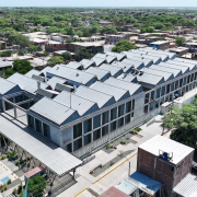 Vista aérea conceptual del Centro de Salud de Castilla en Piura, ejecutado bajo la metodología Fast Track por ZHI Ingenieros en tiempo récord (G2G).