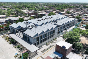 Vista aérea conceptual del Centro de Salud de Castilla en Piura, ejecutado bajo la metodología Fast Track por ZHI Ingenieros en tiempo récord (G2G).