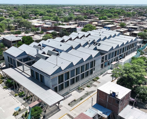 Vista aérea conceptual del Centro de Salud de Castilla en Piura, ejecutado bajo la metodología Fast Track por ZHI Ingenieros en tiempo récord (G2G).