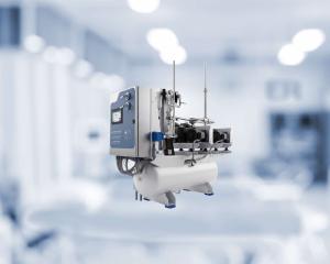 Central de vacío clínico con compresores dúplex instalada en entorno hospitalario, bajo norma NFPA 99