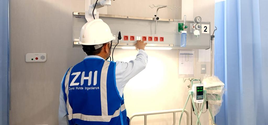 Panel de Cabecera Adosado – Hospitalización General – ZHI Ingenieros