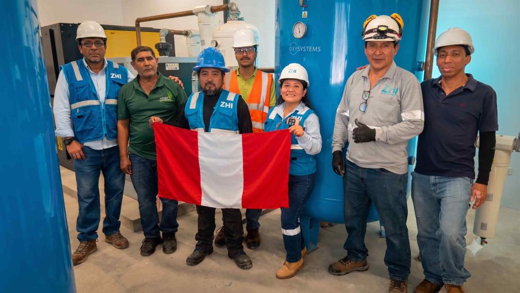 Equipo de ZHI en el proyecto en el Hospital de Nejapa en El Salvador