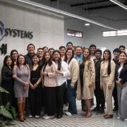 Equipo ZHI Instalación de sistema de gases medicinales en hospital peruano por ZHI
