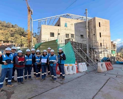 Equipo ZHI en obra — Mejor Subcontrata del mes de junio 2026, reconocimiento OHLA, Chiquián